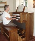 A Gevrey Chambertin (21), une organiste est conquise par les harmonisations Plein Orgue de son Johannus Sweelinck 25