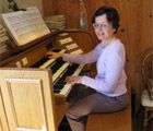 Fran&ccedil;oise Valognes, organiste bien connue dans la r&eacute;gion de Caen a fait la composition de son Prestige 80 E