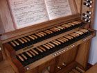 Le Mondri classic 1627 est &eacute;quip&eacute; de claviers bois.