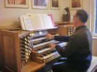 Un Johannus Rembrandt 495 permet &agrave; notre client dans le Nord de b&eacute;n&eacute;ficier d'une large panoplie de registrations.