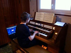 A Corbeil-Essonnes, un jeune organiste fait sonner les premi&egrave;res notes de son JOHANNUS Opus S
